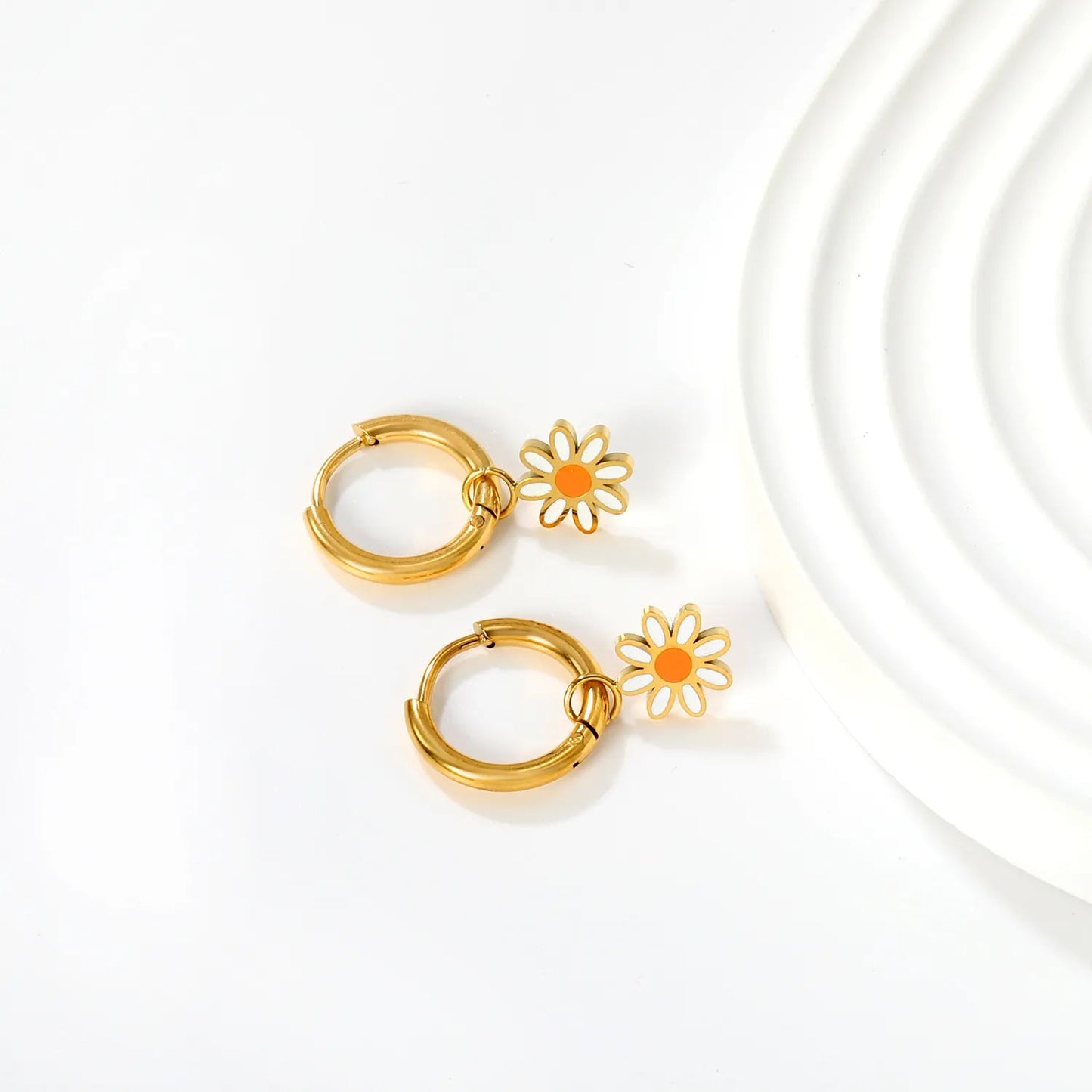 Gold-Plated Stainless Steel Daisy Hoop Earrings with Epoxy