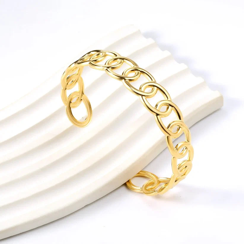 Adult Bangle With Interconnected Ovals