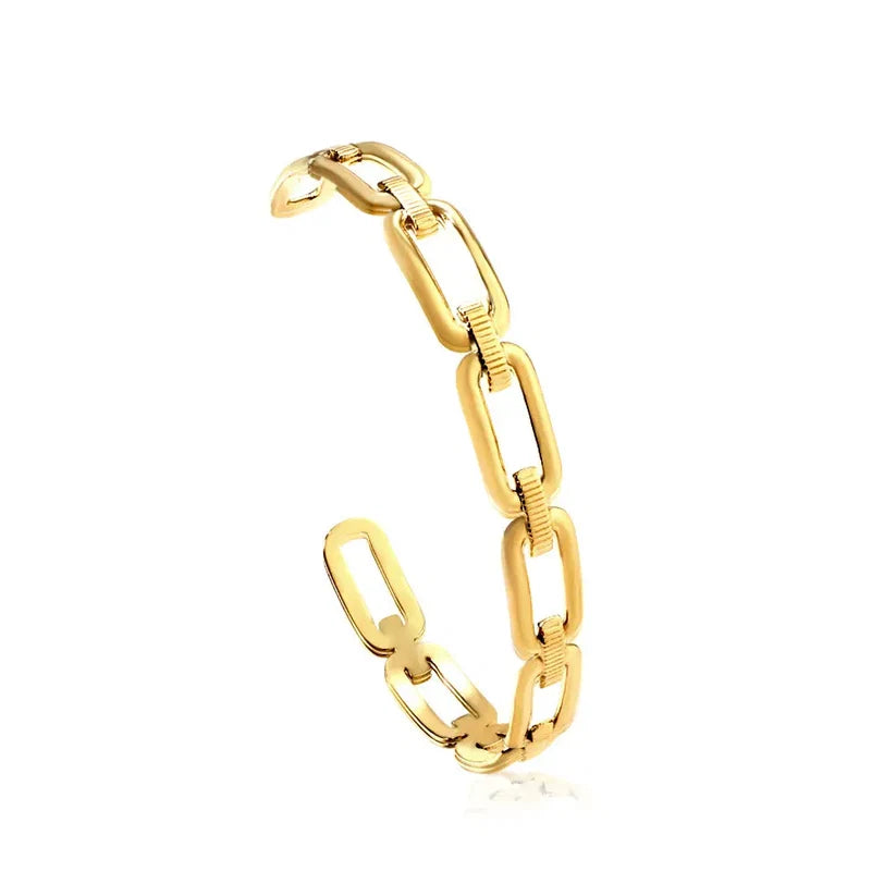 Chain Bangle With Hollow Opening