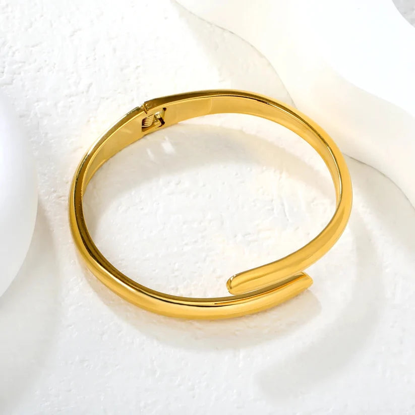 Adult Gold-Plated Crisscross Arc Bangle